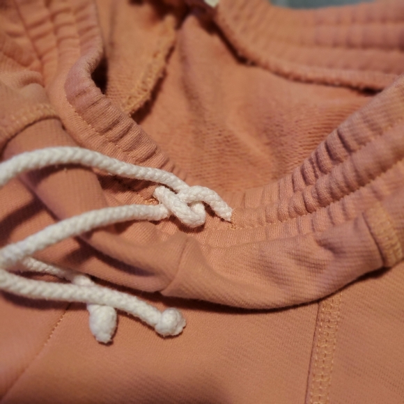 DD Sweats - Picture 2 of 6